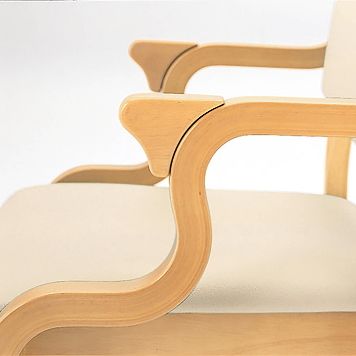 クレプトVタイプはオプションで肘グリップを付けることができます。